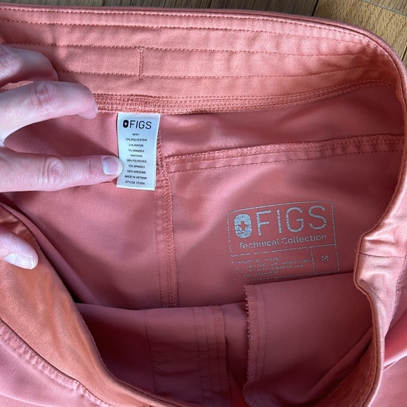 Figs - Salmon Scrub Set - Picture 5 of 5